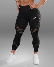 Load image into Gallery viewer, Amore Seamless Black Leggings
